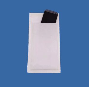 Конверт белый воздушно-пузырчатая пленка + водоотталкивающая крафт-бумага K/7, размер 350х470